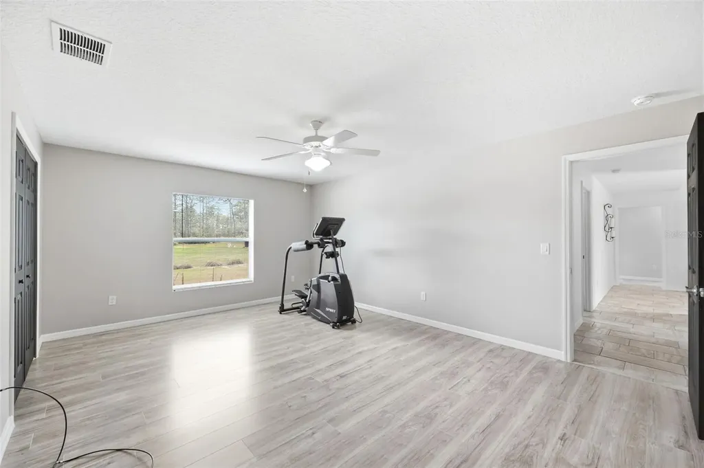 18043 Palmdale Road Weeki Wachee FL 34614