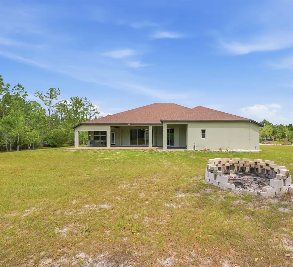 18043 Palmdale Road Weeki Wachee FL 34614