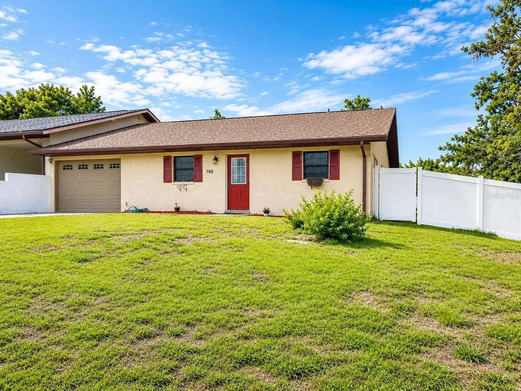 700 W Dampier Street Inverness FL 34450