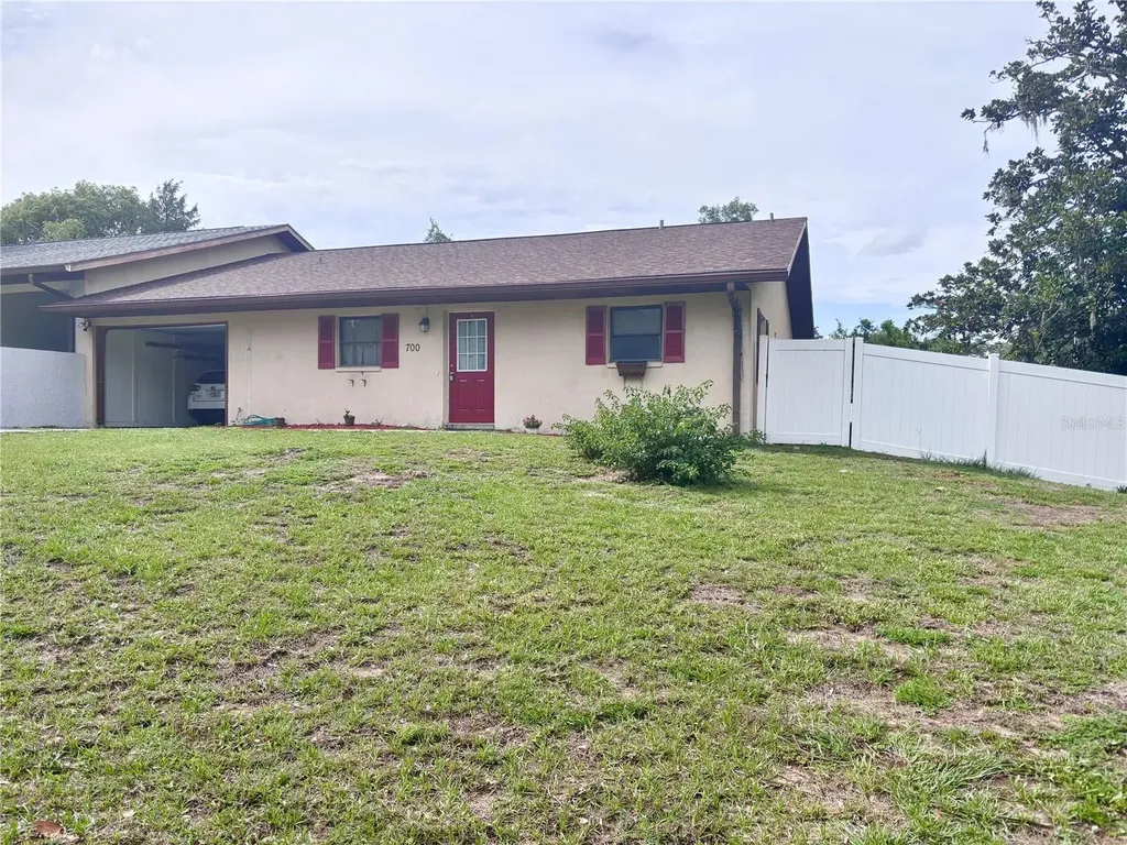 700 W Dampier Street Inverness FL 34450
