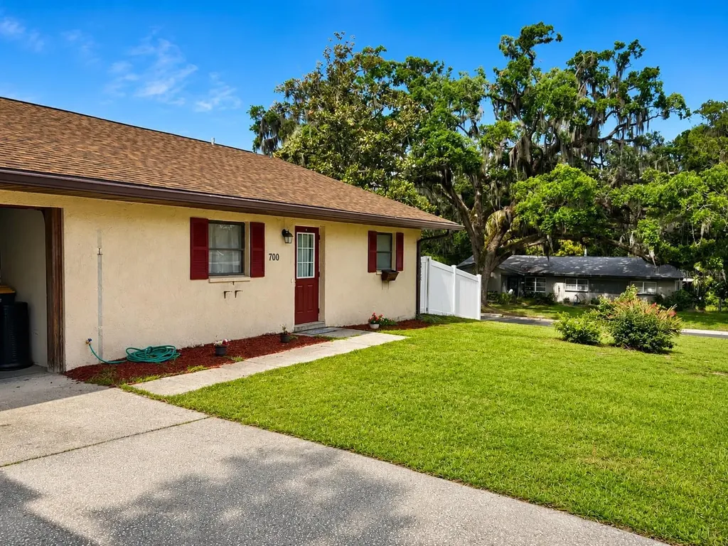 700 W Dampier Street Inverness FL 34450