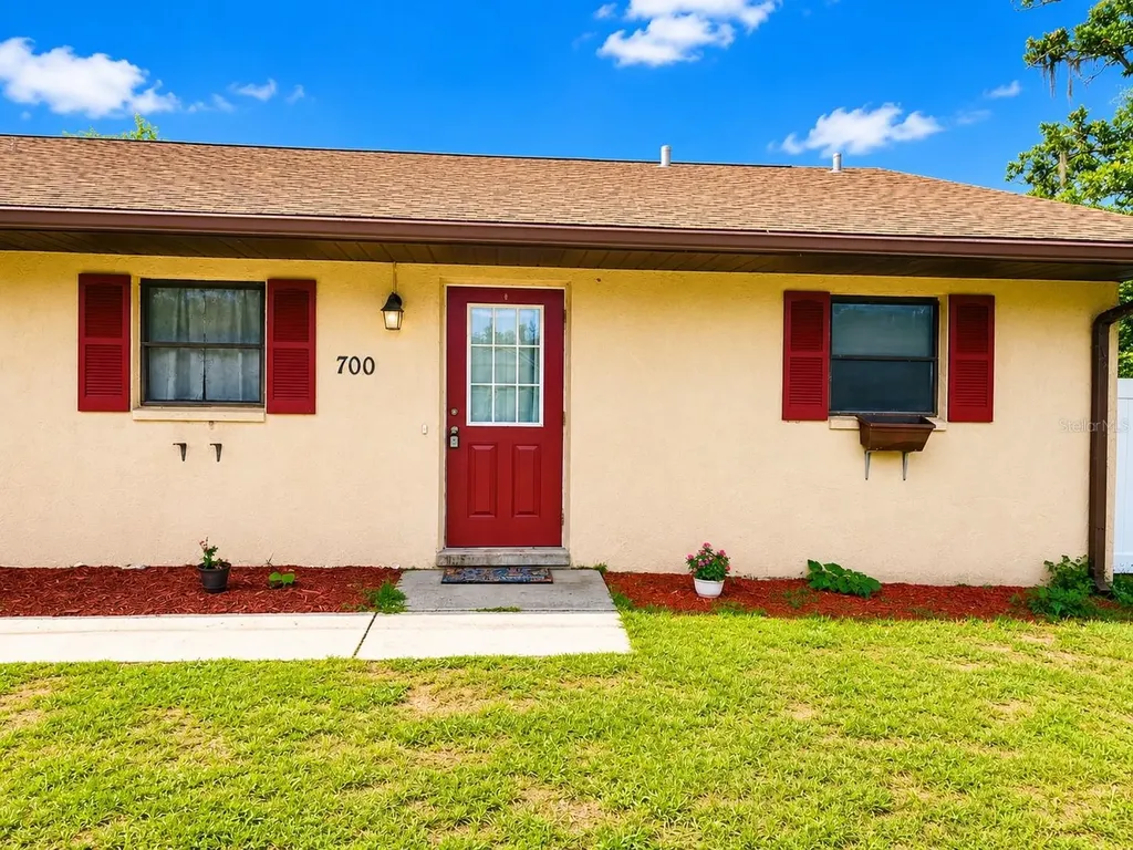 700 W Dampier Street Inverness FL 34450