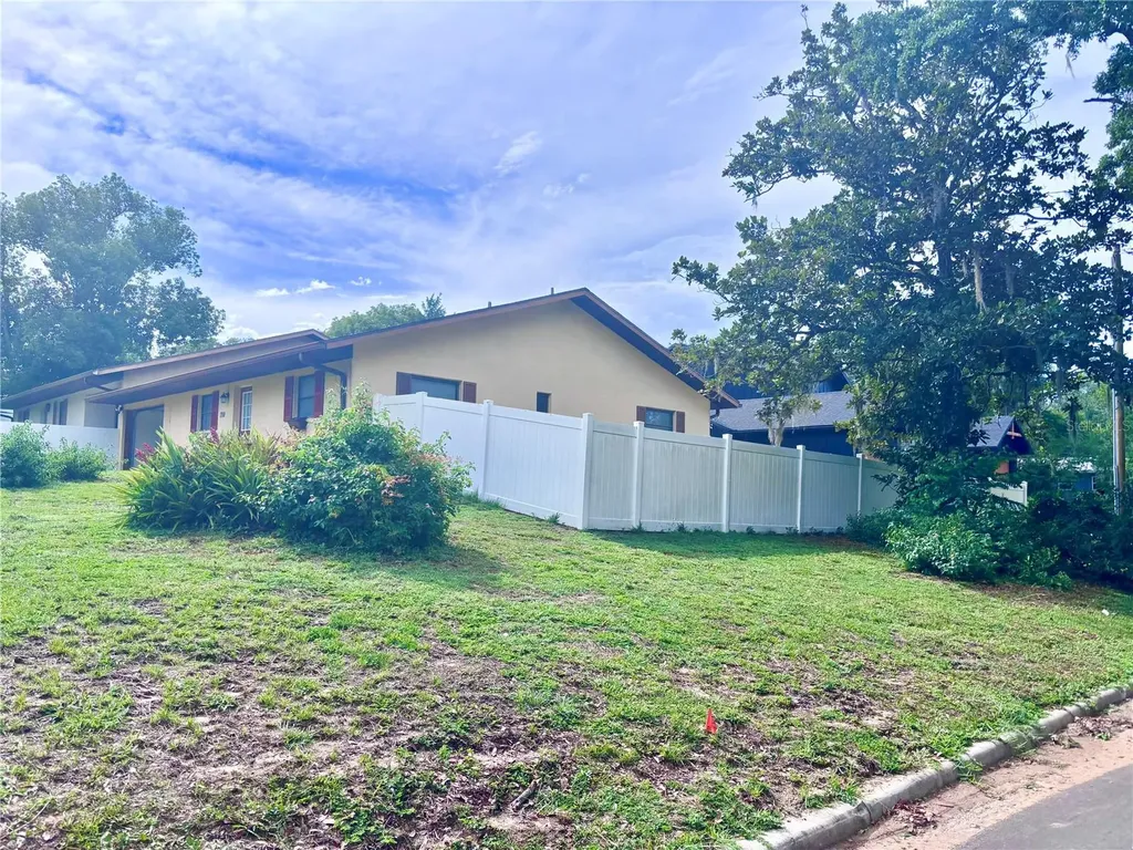 700 W Dampier Street Inverness FL 34450