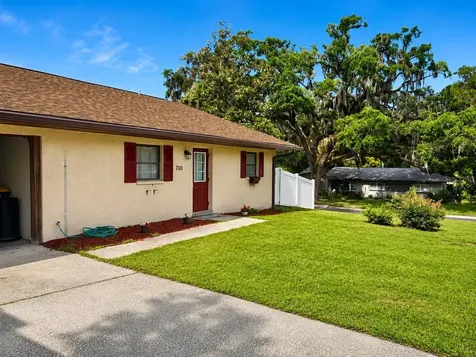 700 W Dampier Street Inverness FL 34450