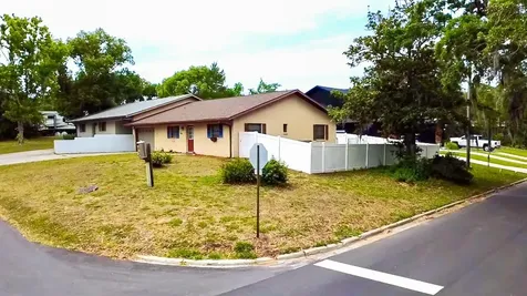 700 W Dampier Street Inverness FL 34450