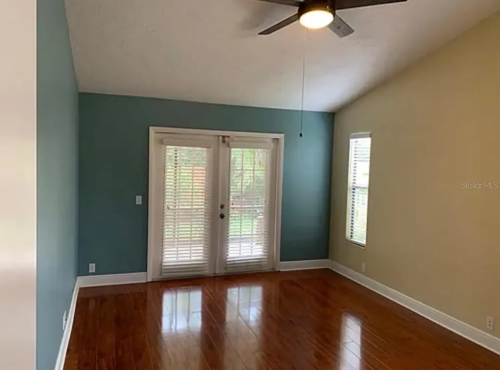 5025 82nd Way E Sarasota FL 34243