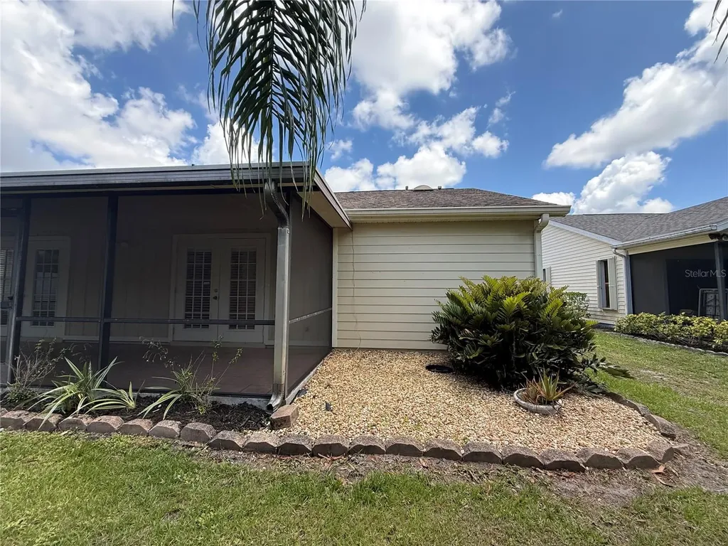 5025 82nd Way E Sarasota FL 34243