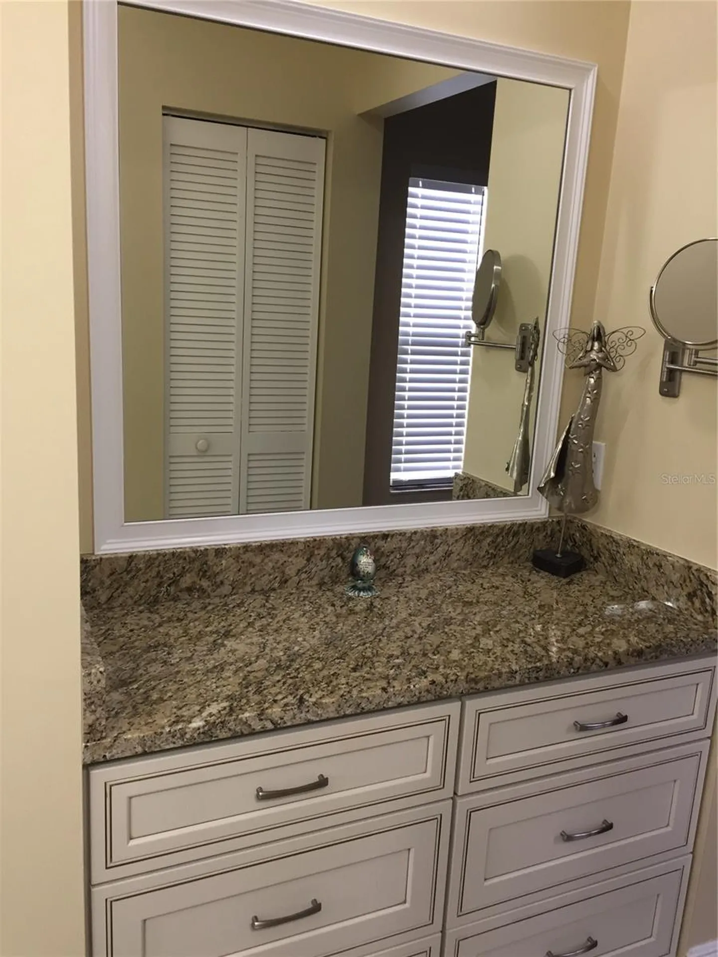 5025 82nd Way E Sarasota FL 34243