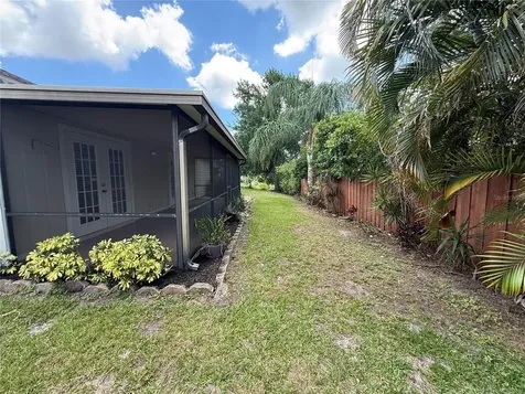 5025 82nd Way E Sarasota FL 34243