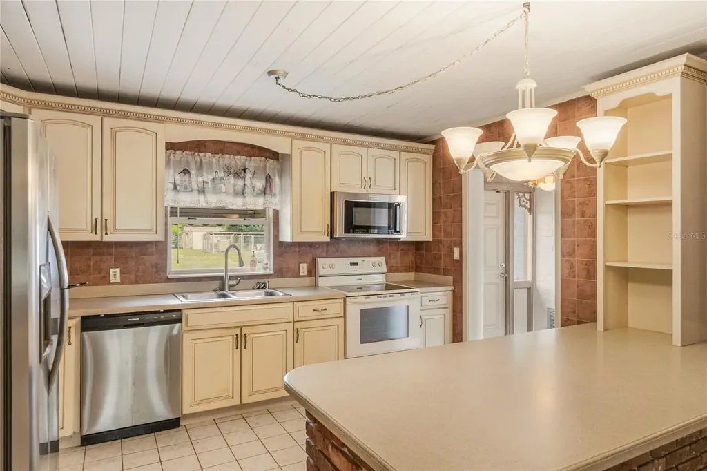 3901 N Apopka Vineland Road Orlando FL 32818