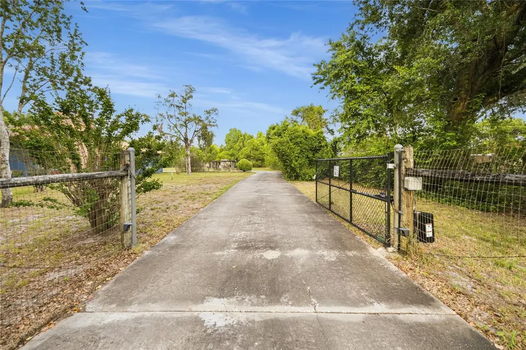 3901 N Apopka Vineland Road Orlando FL 32818