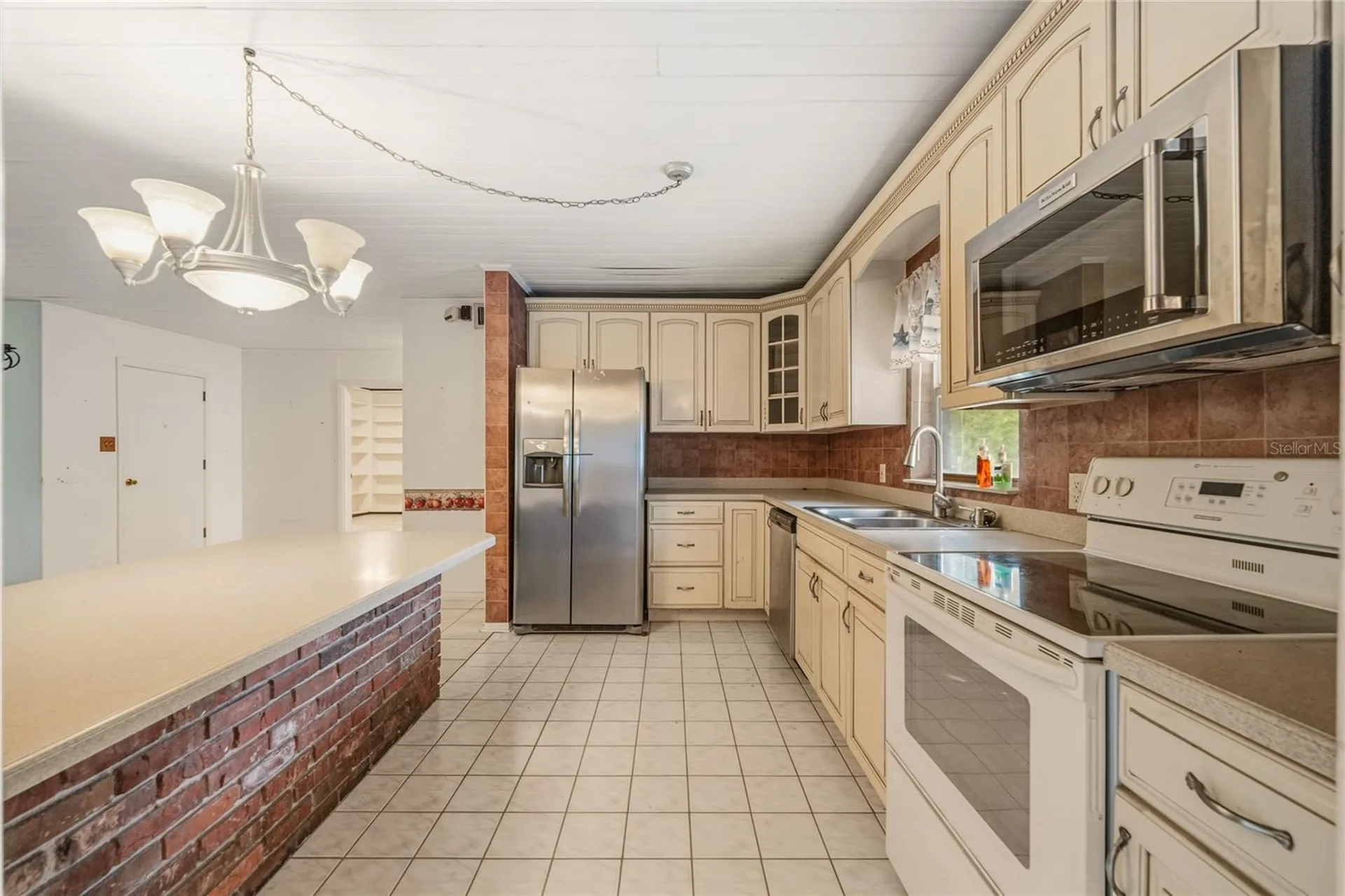3901 N Apopka Vineland Road Orlando FL 32818