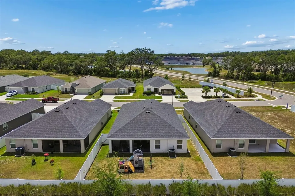 6981 Twisting Pines Loop Zephyrhills FL 33541