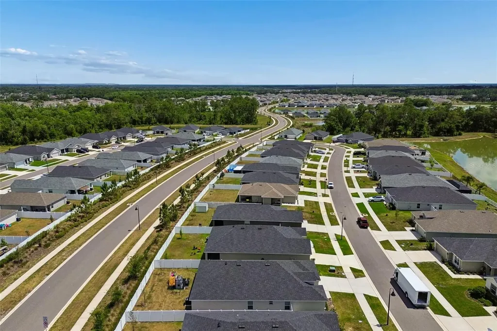 6981 Twisting Pines Loop Zephyrhills FL 33541
