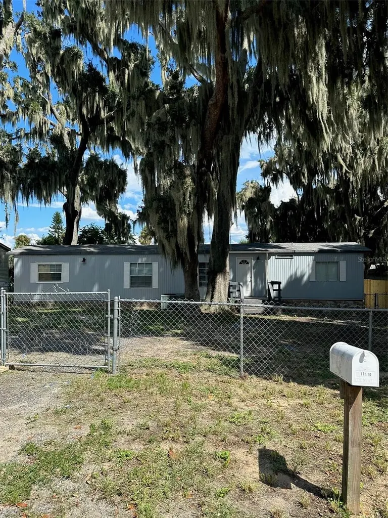 17110 Live Oak Lane Montverde FL 34756