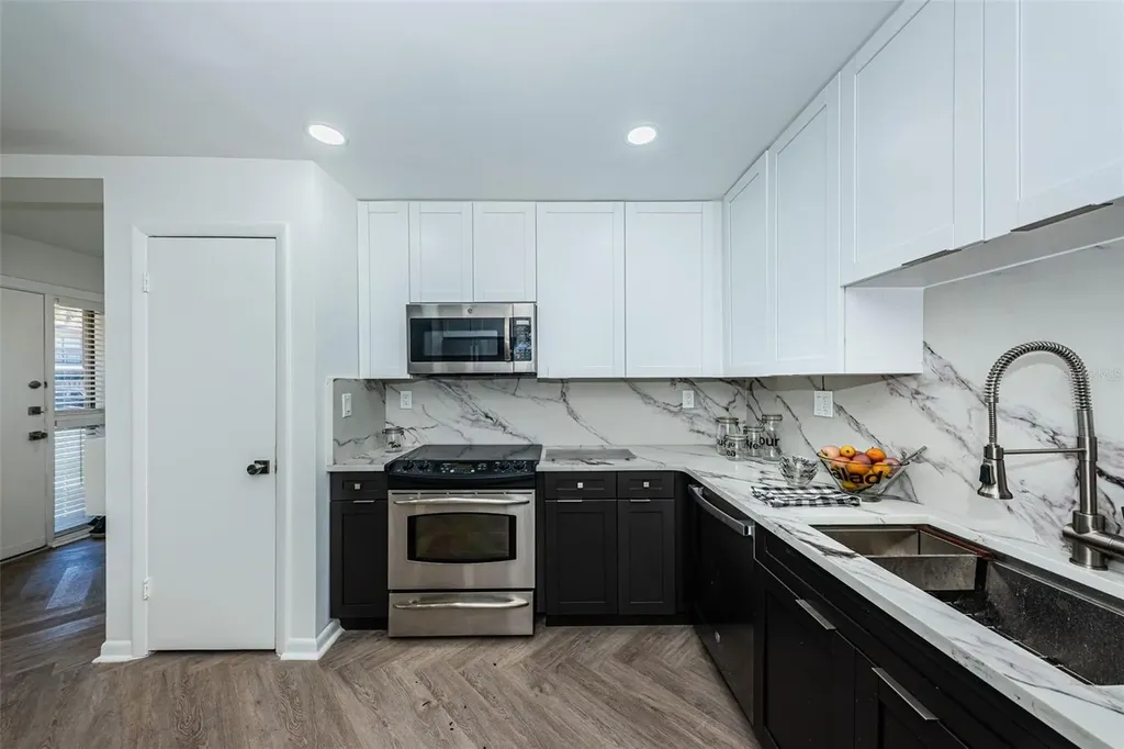 781 Village Lake Terrace N St Petersburg FL 33716