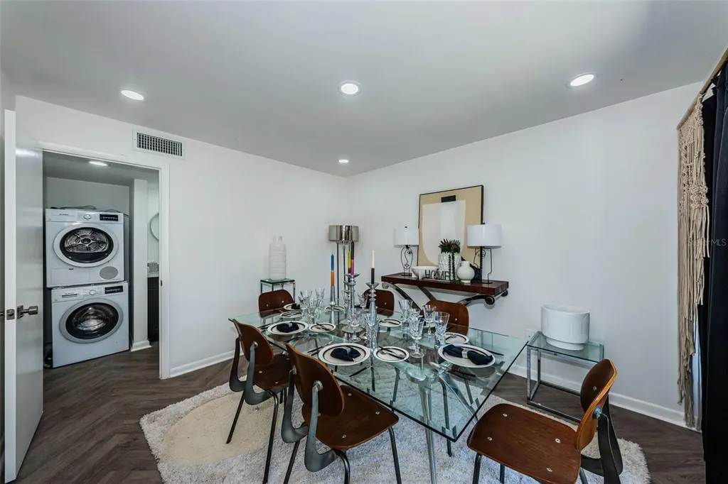 781 Village Lake Terrace N St Petersburg FL 33716