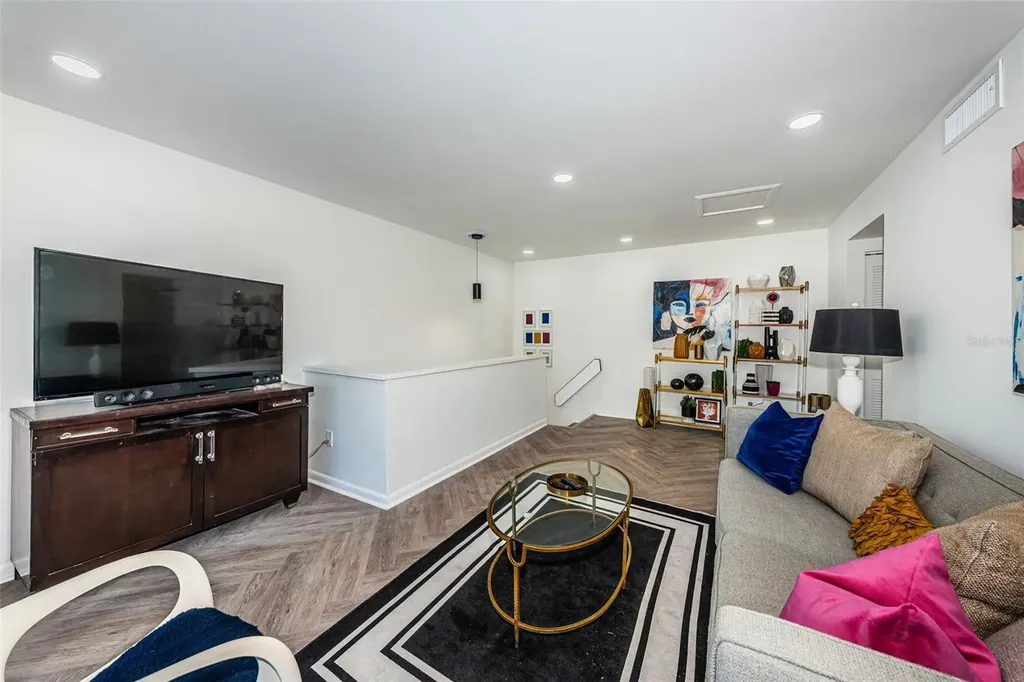 781 Village Lake Terrace N St Petersburg FL 33716