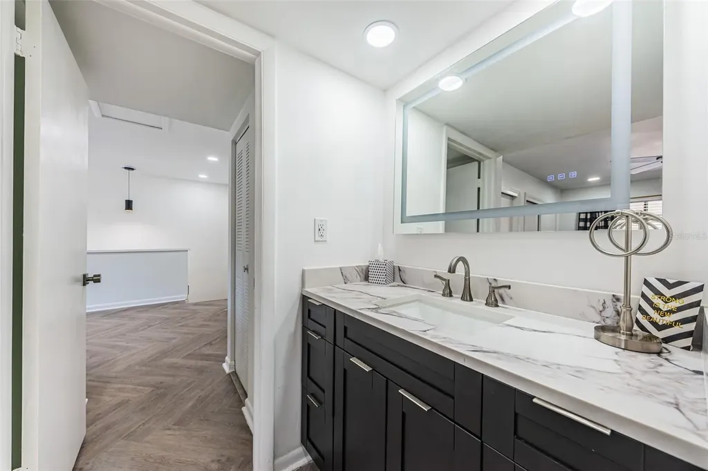 781 Village Lake Terrace N St Petersburg FL 33716