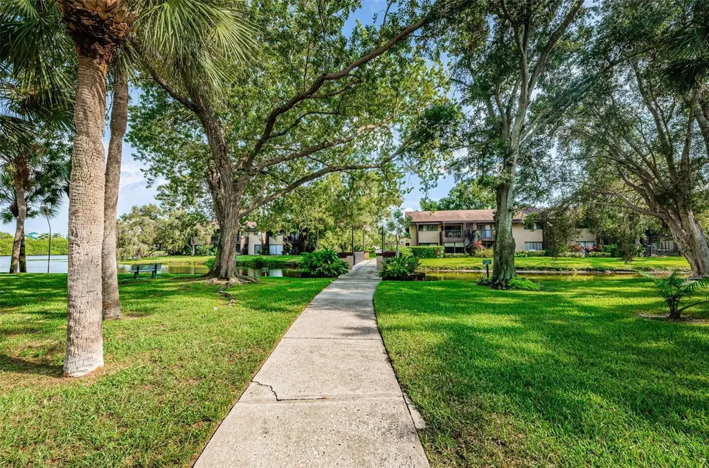 781 Village Lake Terrace N St Petersburg FL 33716