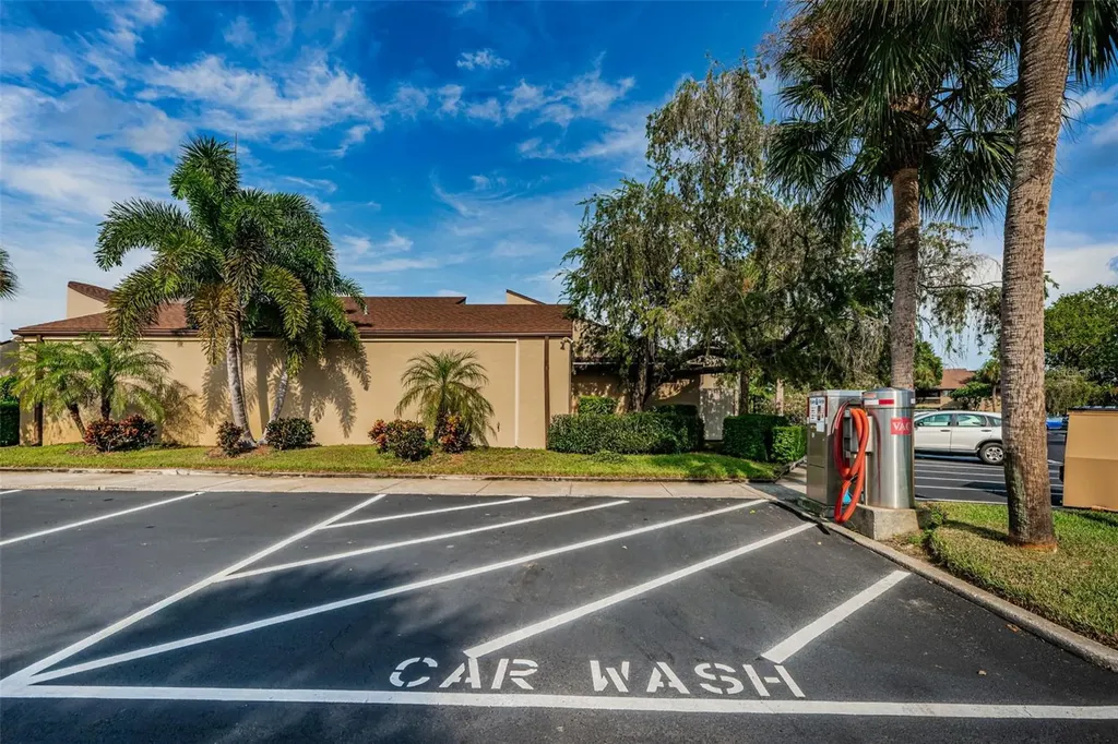 781 Village Lake Terrace N St Petersburg FL 33716