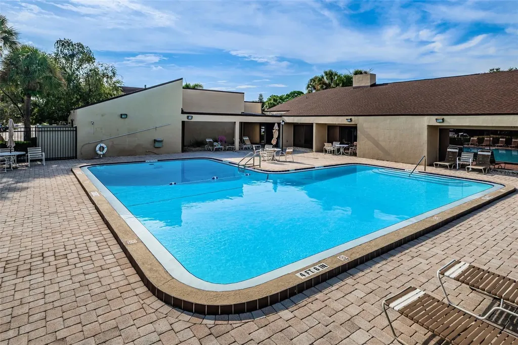 781 Village Lake Terrace N St Petersburg FL 33716