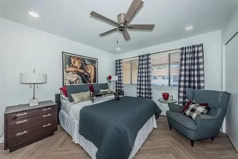 781 Village Lake Terrace N St Petersburg FL 33716