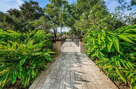 781 Village Lake Terrace N St Petersburg FL 33716