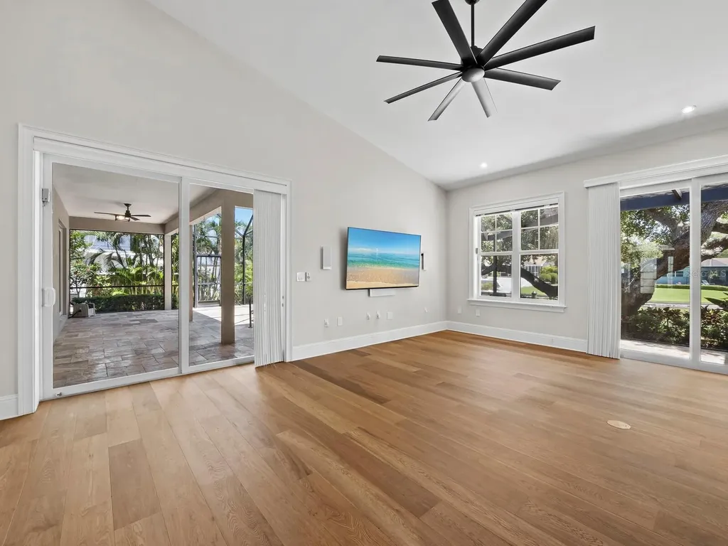 819 Paradise Way Sarasota FL 34242