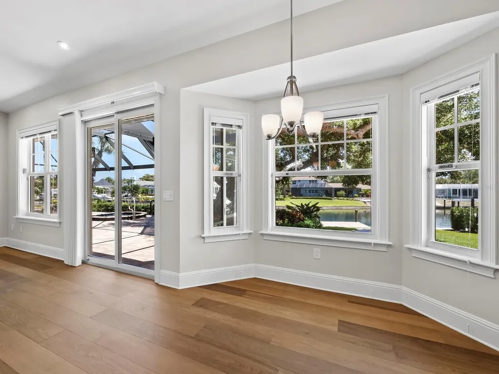 819 Paradise Way Sarasota FL 34242