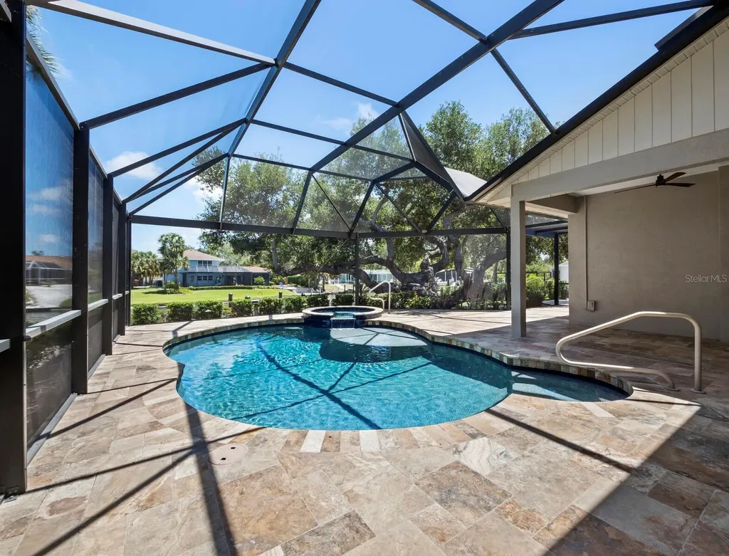 819 Paradise Way Sarasota FL 34242