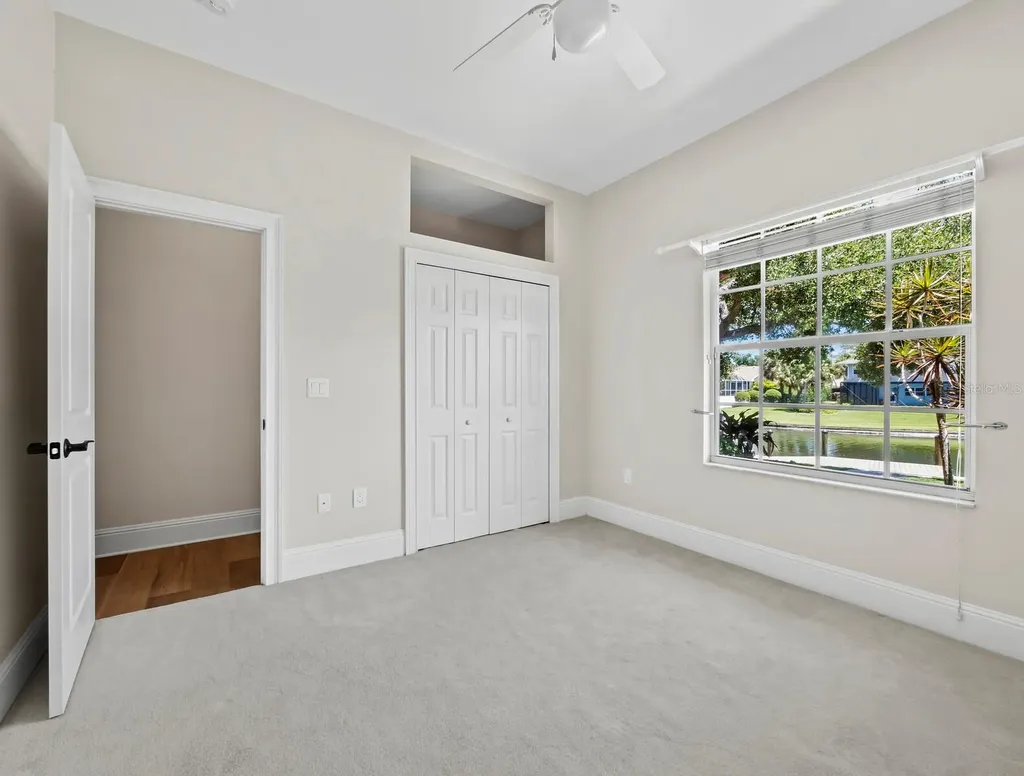 819 Paradise Way Sarasota FL 34242