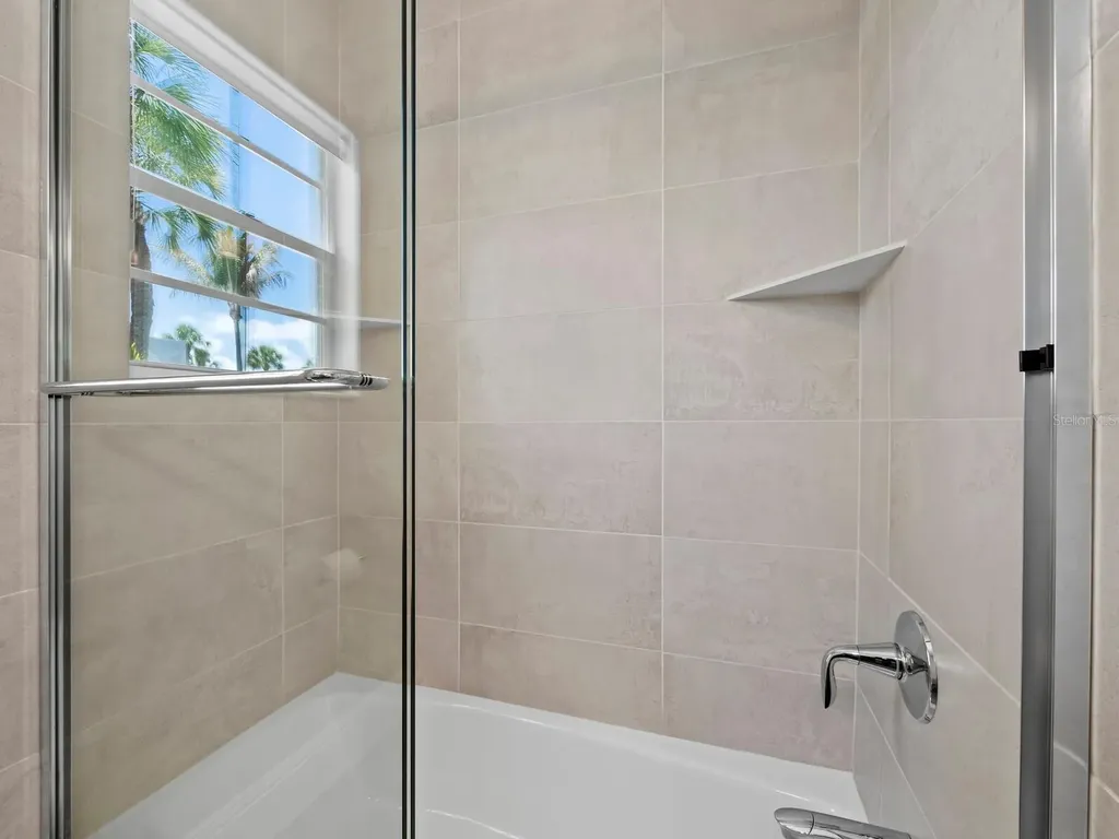 819 Paradise Way Sarasota FL 34242