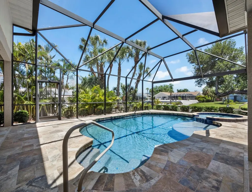 819 Paradise Way Sarasota FL 34242