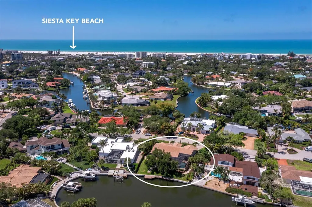 819 Paradise Way Sarasota FL 34242