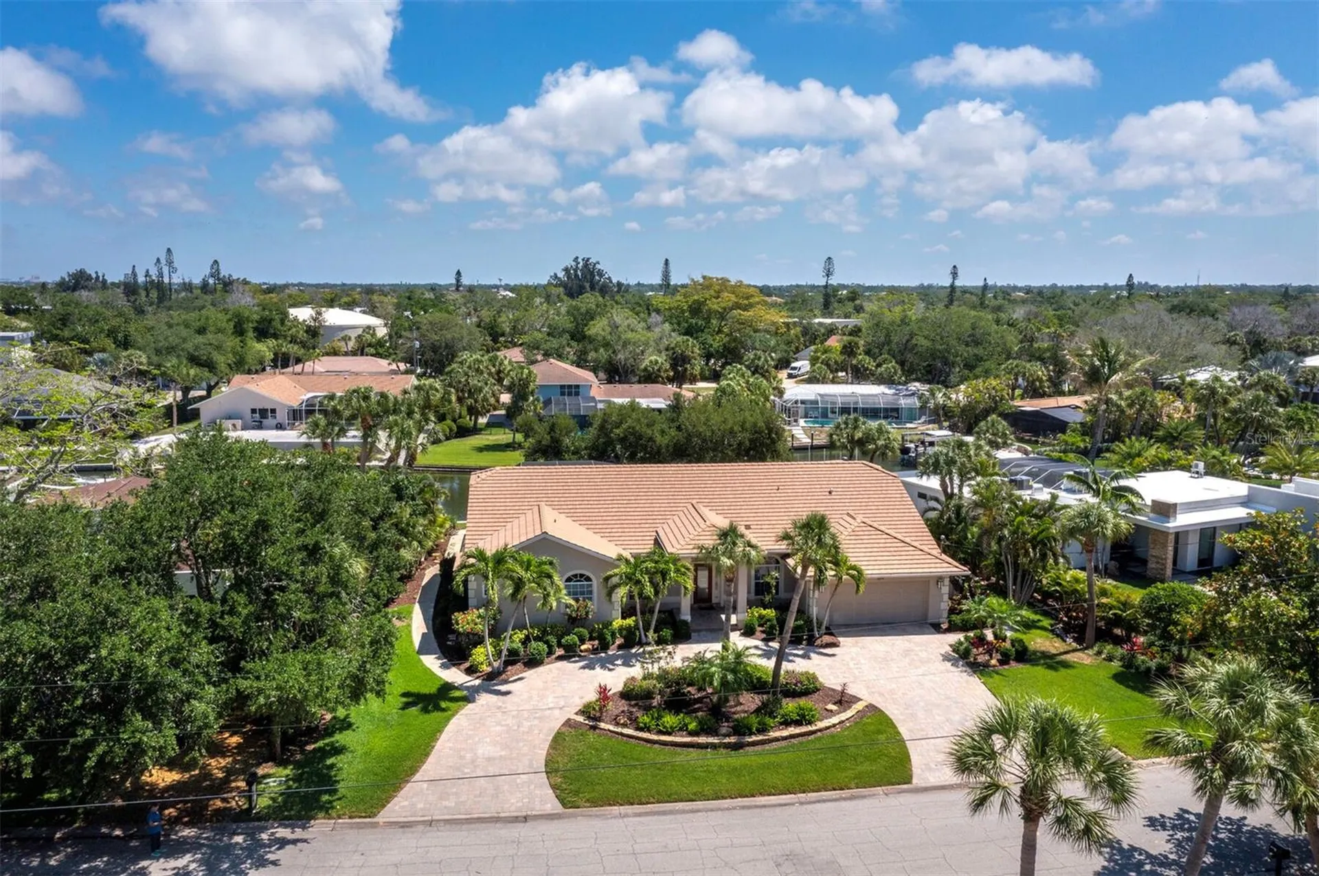 819 Paradise Way Sarasota FL 34242