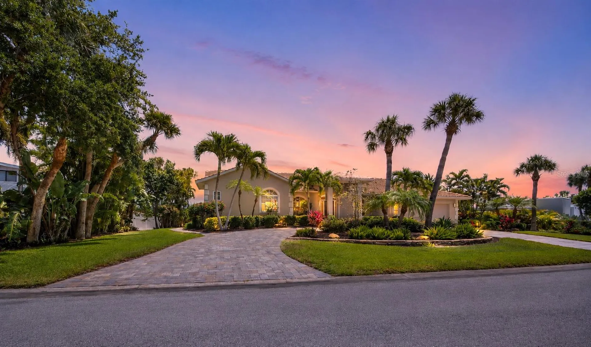 819 Paradise Way Sarasota FL 34242