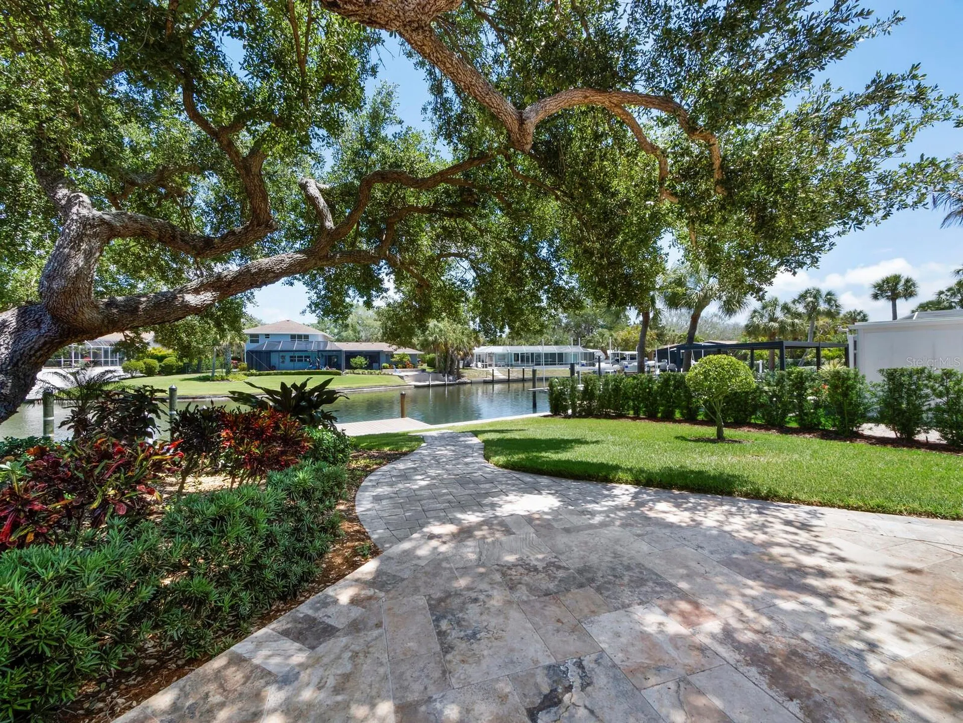 819 Paradise Way Sarasota FL 34242