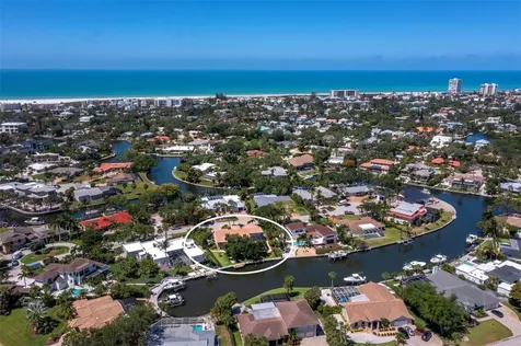 819 Paradise Way Sarasota FL 34242