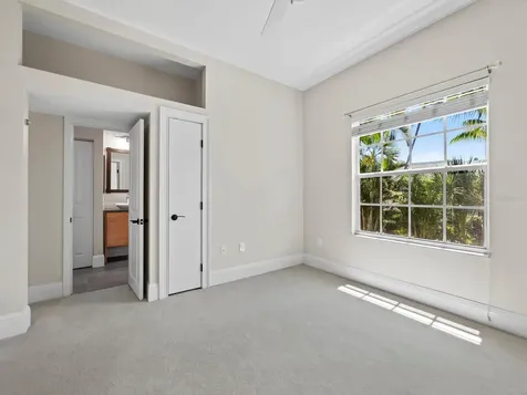 819 Paradise Way Sarasota FL 34242