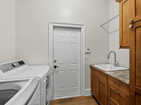 819 Paradise Way Sarasota FL 34242