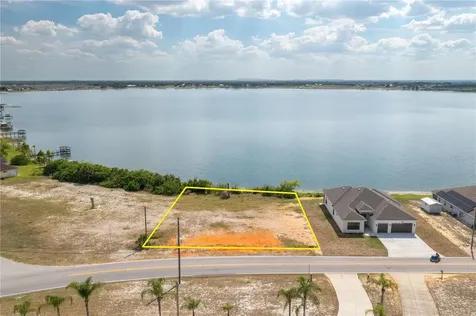 842 Eagle Lake Loop Road Eagle Lake FL 33839
