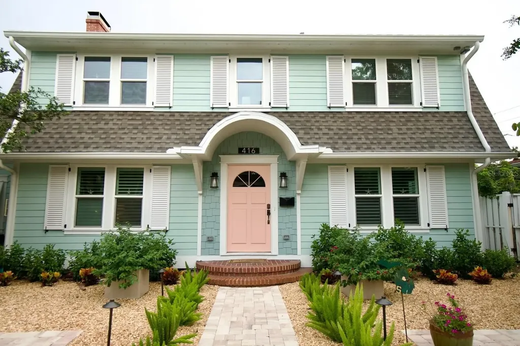 416 15th Avenue NE St Petersburg FL 33704