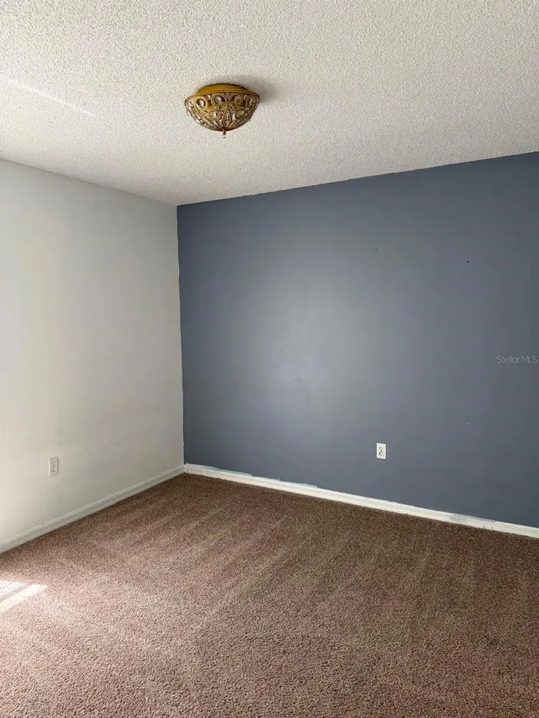 519 Thousand Oaks Boulevard Davenport FL 33896