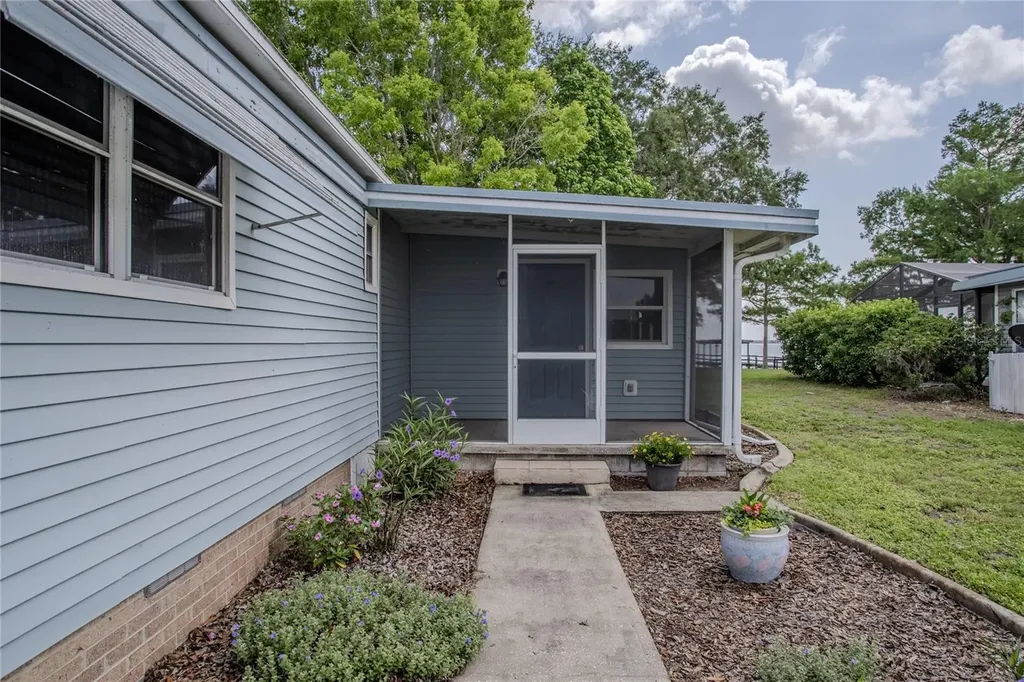 34232 Island Drive Leesburg FL 34788