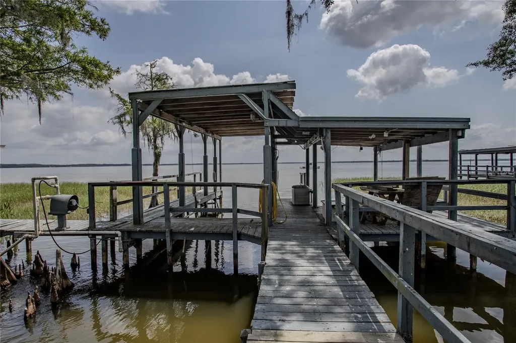 34232 Island Drive Leesburg FL 34788