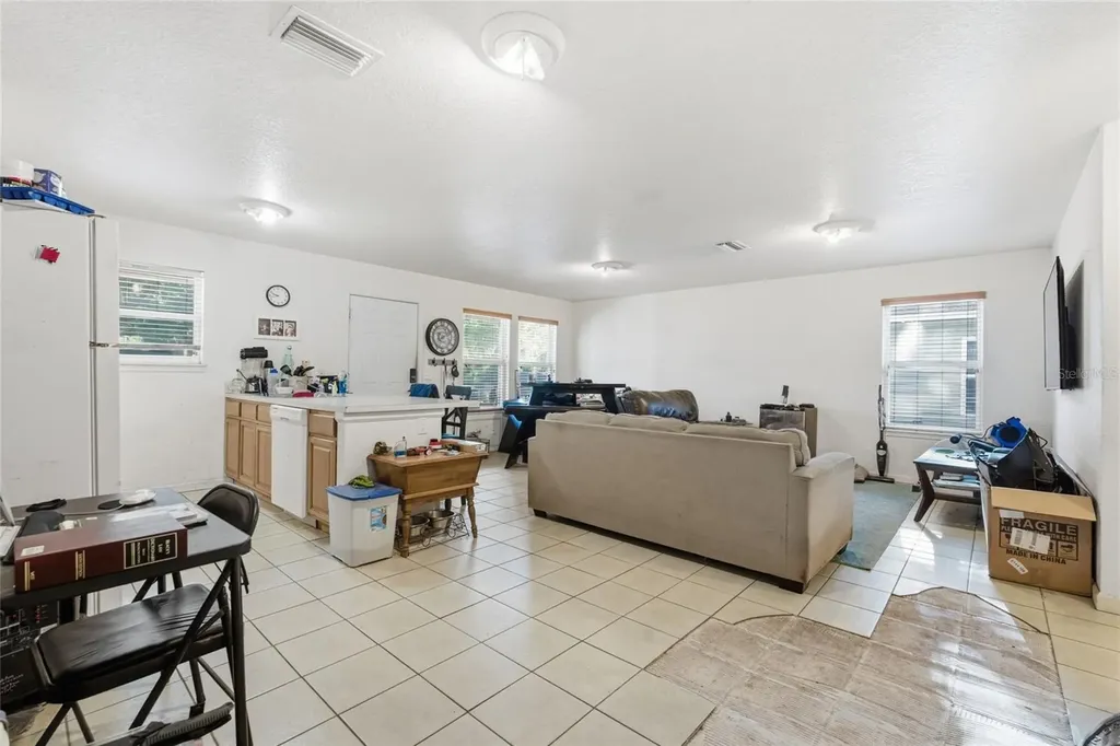 8439 Radio Lane Tampa FL 33619