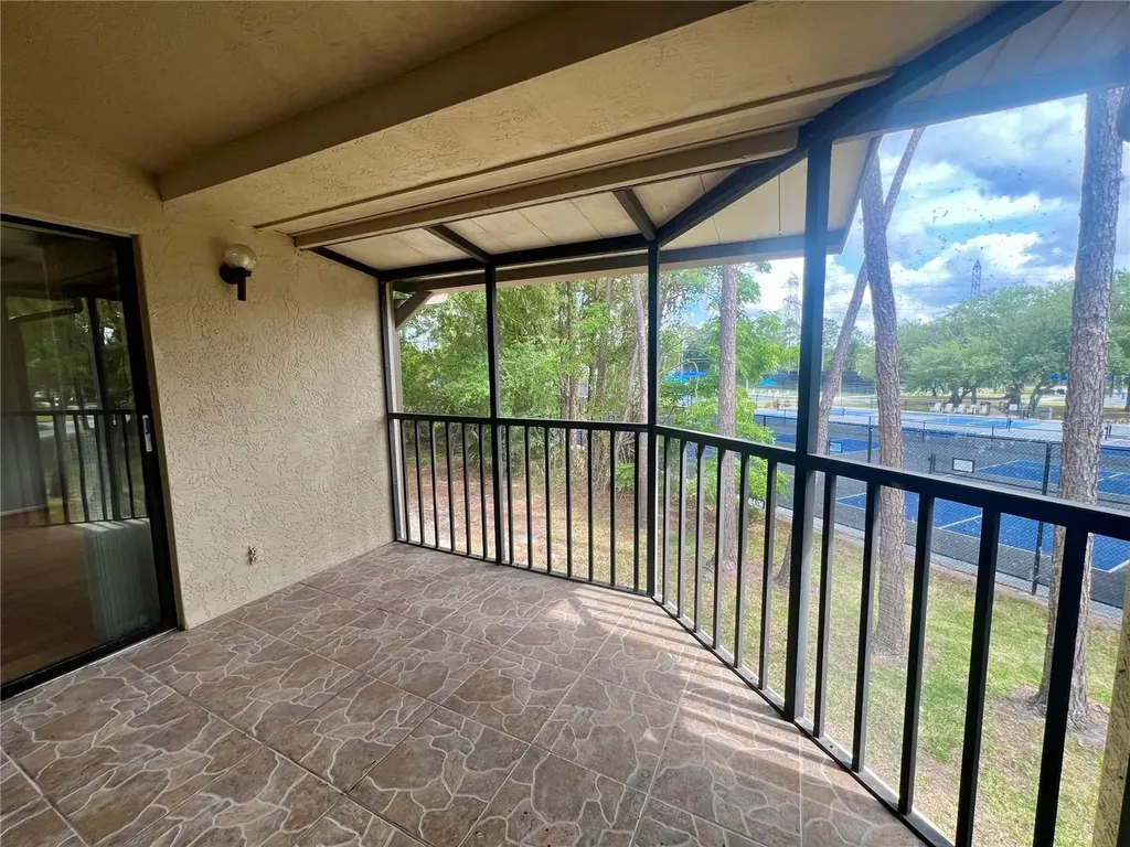 142 Woodlake Wynde Oldsmar FL 34677