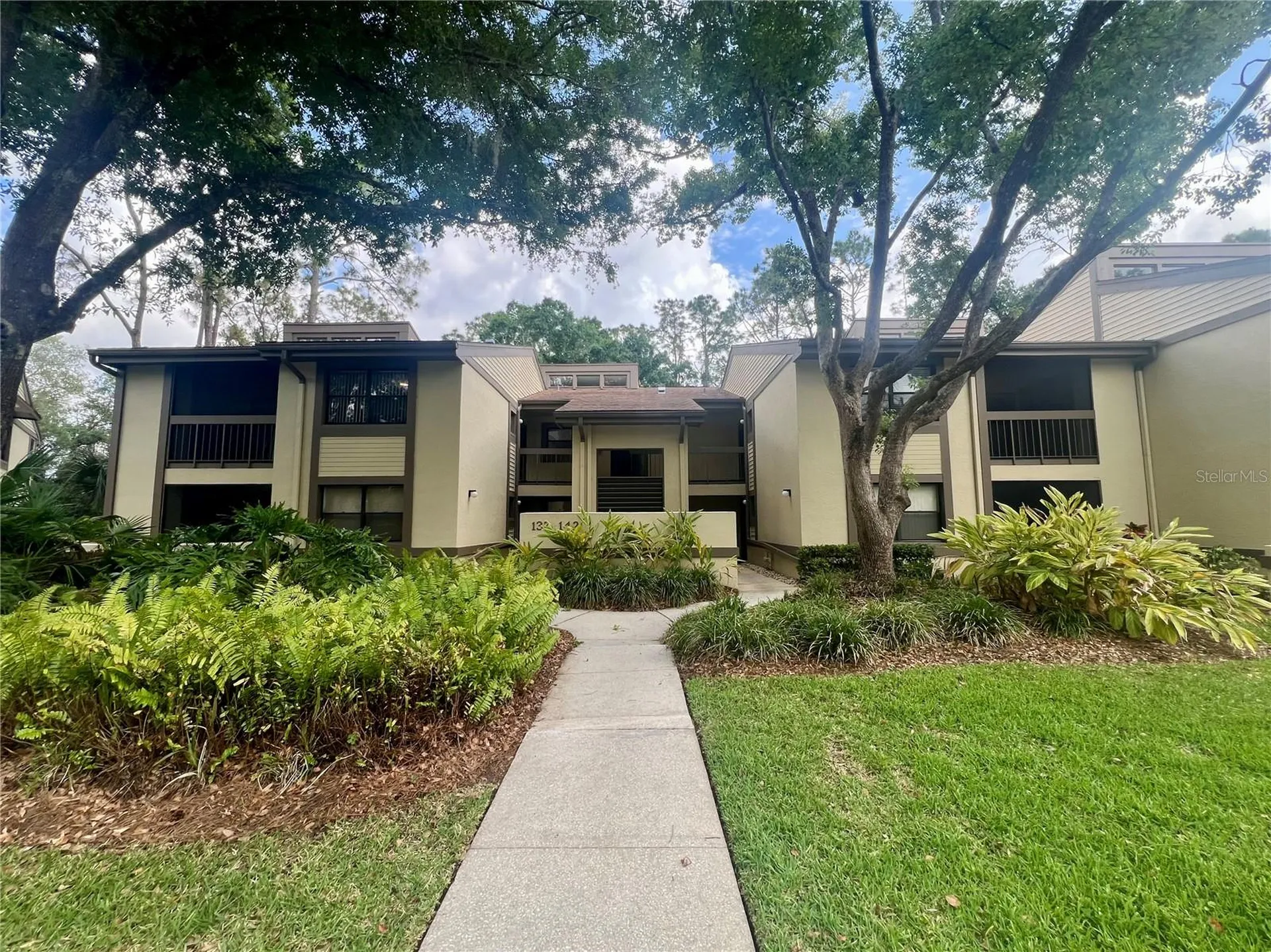 142 Woodlake Wynde Oldsmar FL 34677