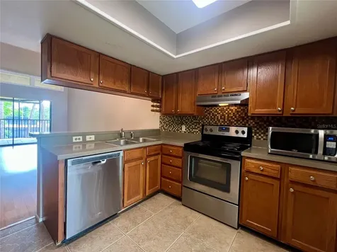 142 Woodlake Wynde Oldsmar FL 34677